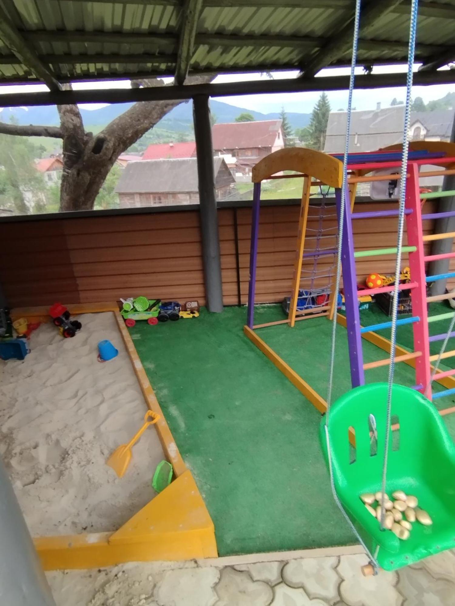 У Ондраша Apartment Yasinya Exterior photo