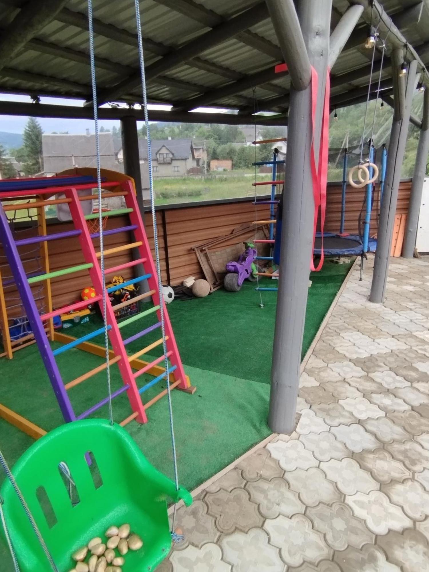 У Ондраша Apartment Yasinya Exterior photo
